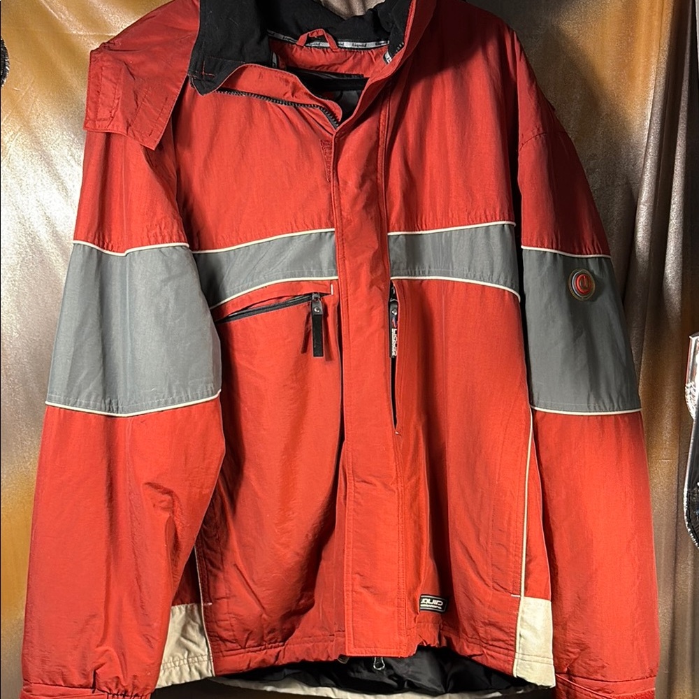 Liquid Snowboarding Red and Gray Ski Jacket lots of pockets Bag b55